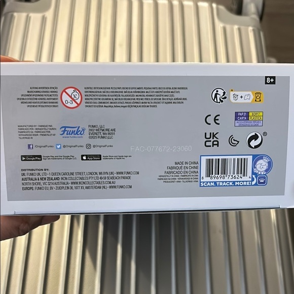 ✨Host picked✨Marvel Funko Pop! Loki Figure - Green and Yellow - Picture 5 of 6